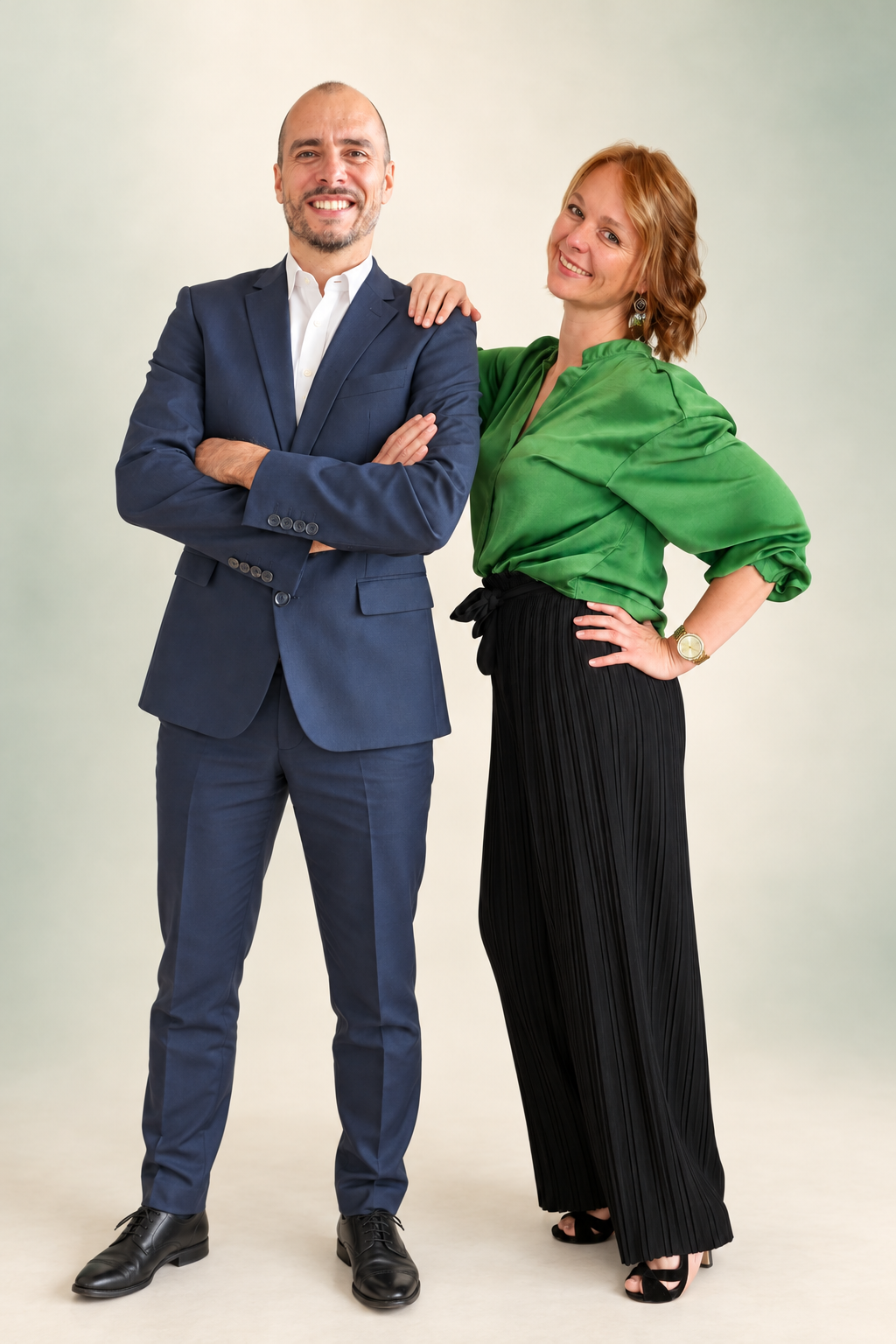 Jure Boban Bizjak levo in Urša Cunk desno; Urša ima roko na Juretovi rami